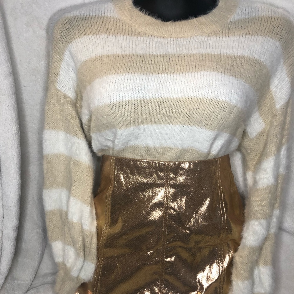 Top sweater and skirt